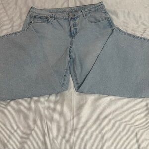 American Eagle 90's wide leg light wash size 16 Short